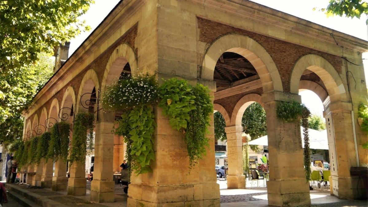 مبيت وإفطار Lalinde Les Magnolias المظهر الخارجي الصورة